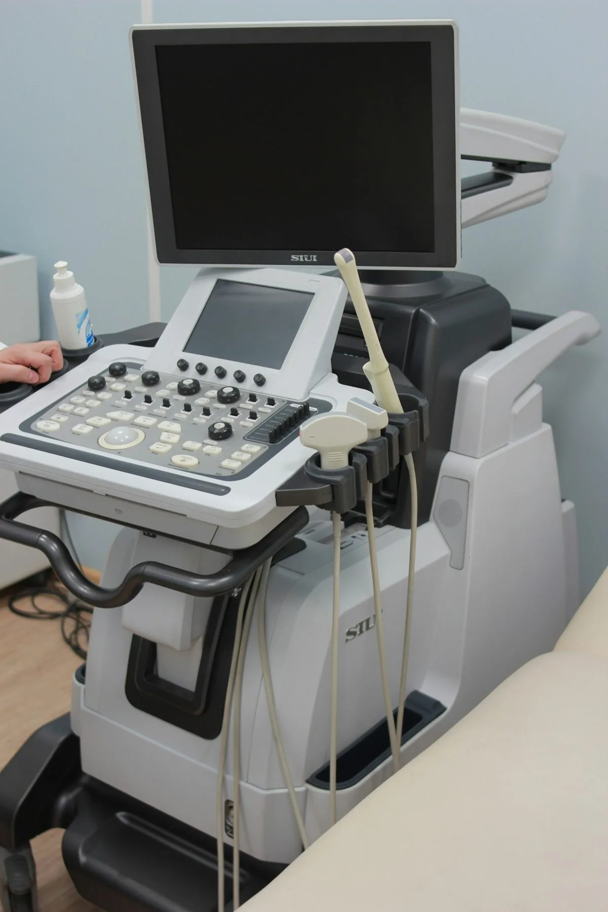 Equipo de ultrasonido Doppler en el consultorio